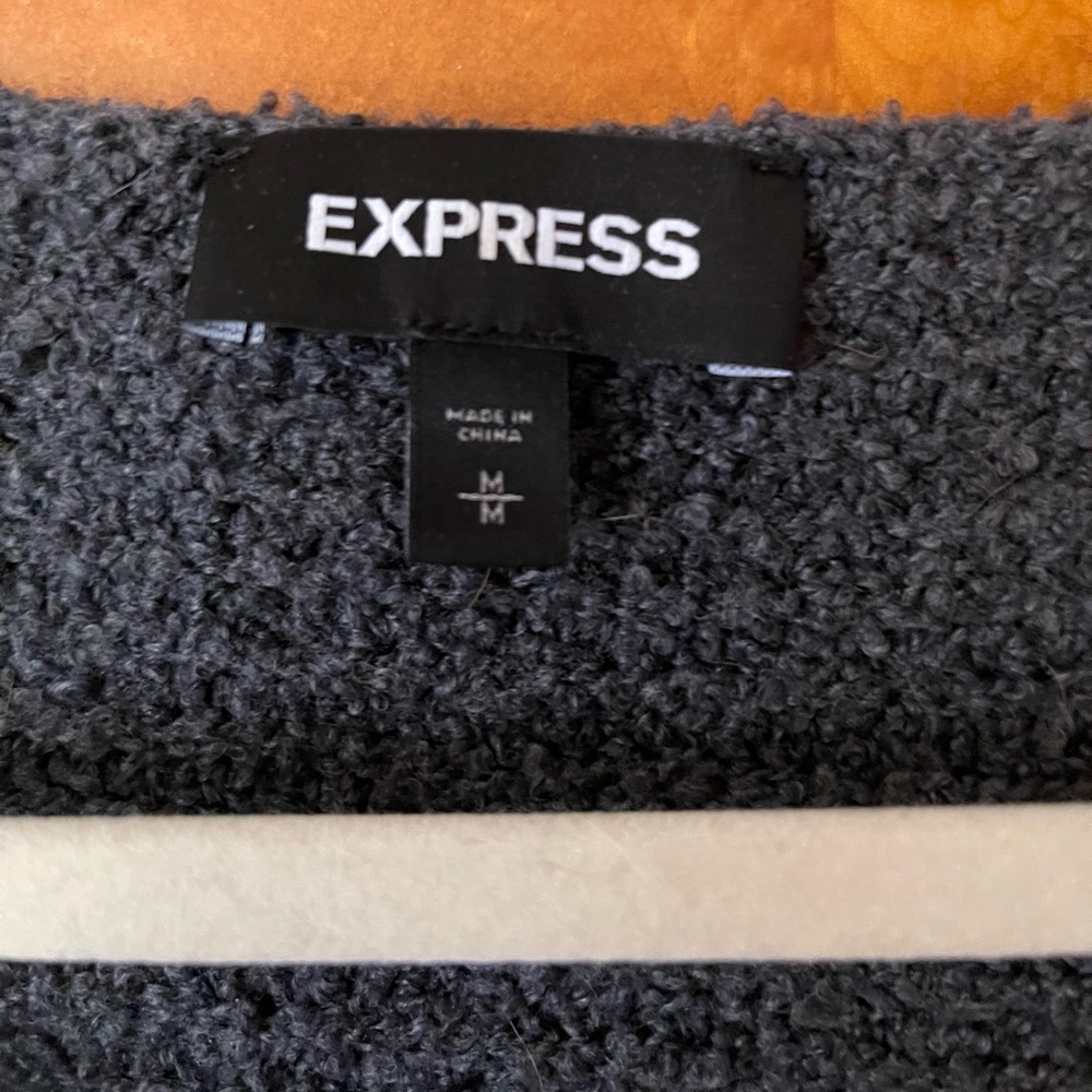 Express Sweater - Picture 4 of 4